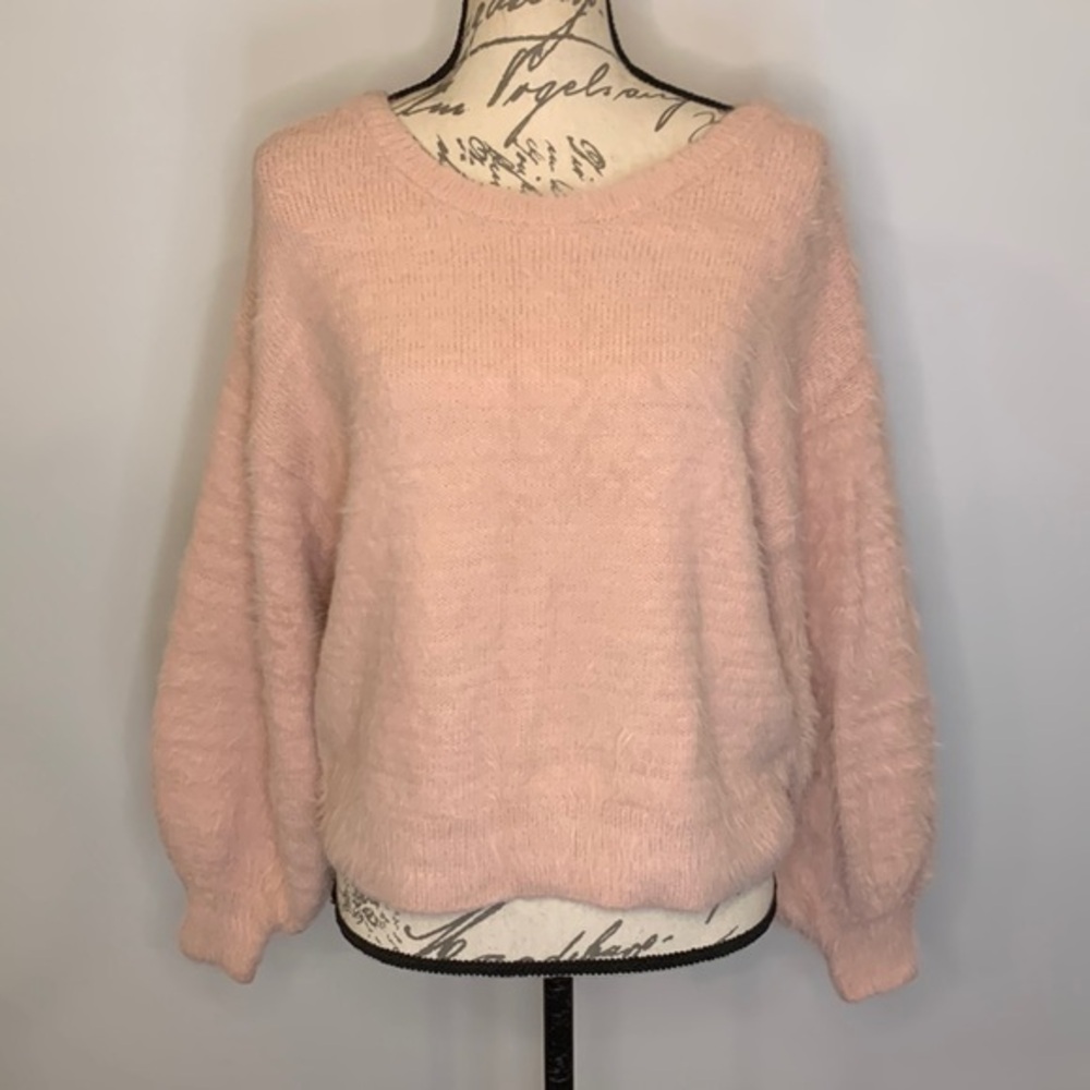 London Kaye fuzzy eyelash sweater blouson sleeves M